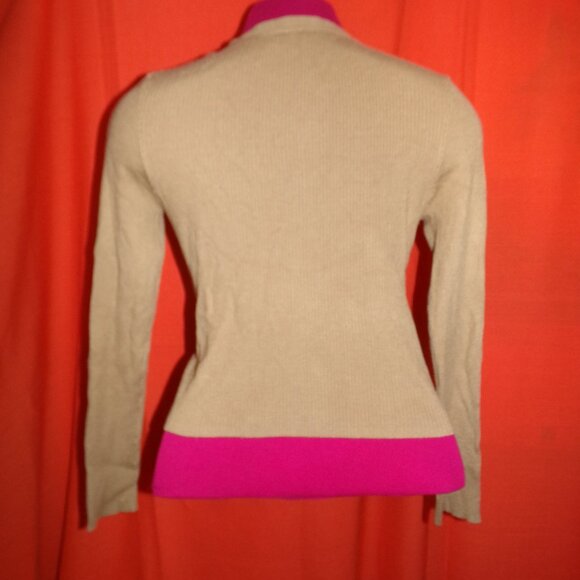 H&M Divided V-Neck Button Down Crop Cardigan Sz M - Picture 3 of 4